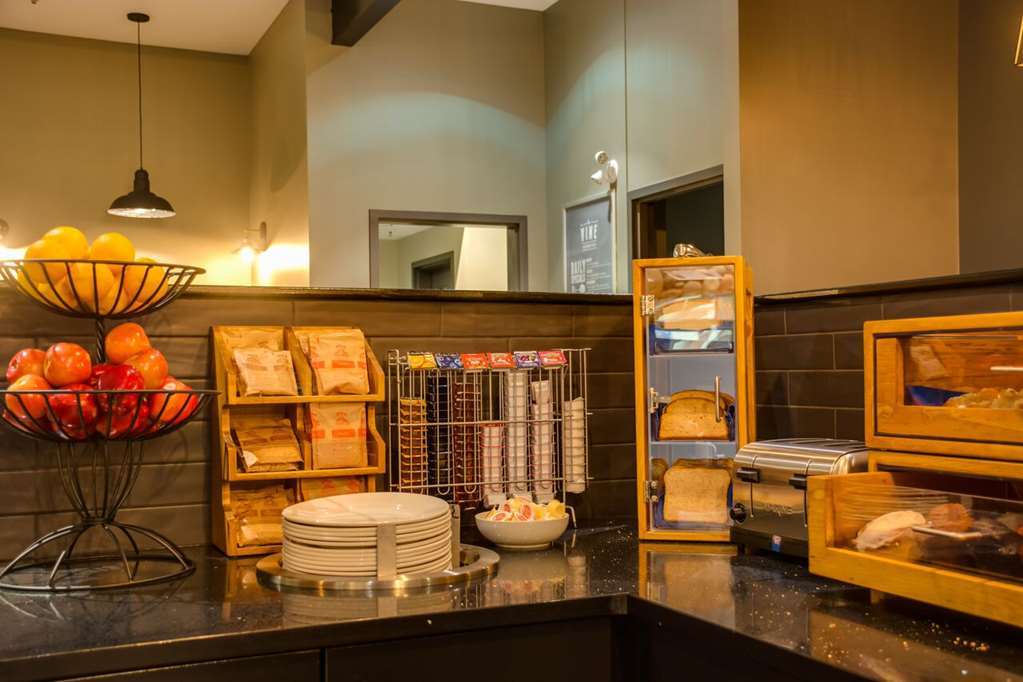Peavine Inn & Suites High Prairie Restaurang bild