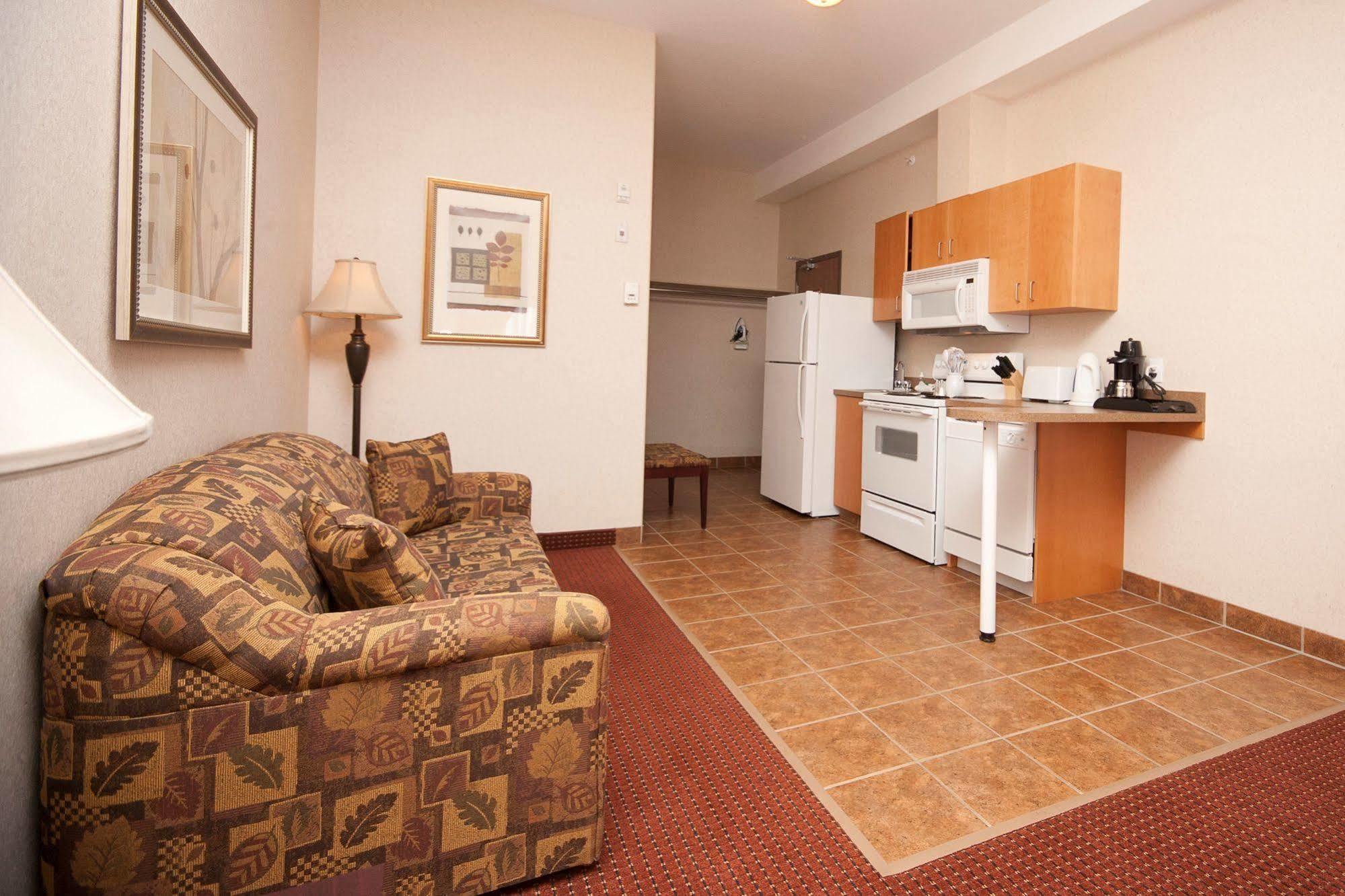 Peavine Inn & Suites High Prairie Exteriör bild